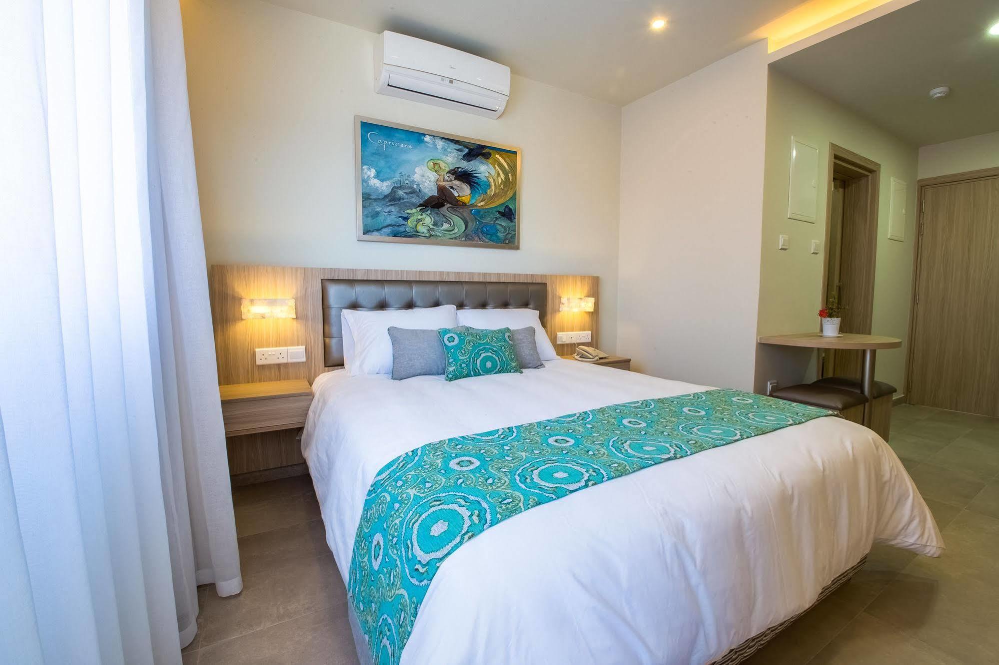 Zodiac Hotel Apartments ลาร์นาคา ภายนอก รูปภาพ